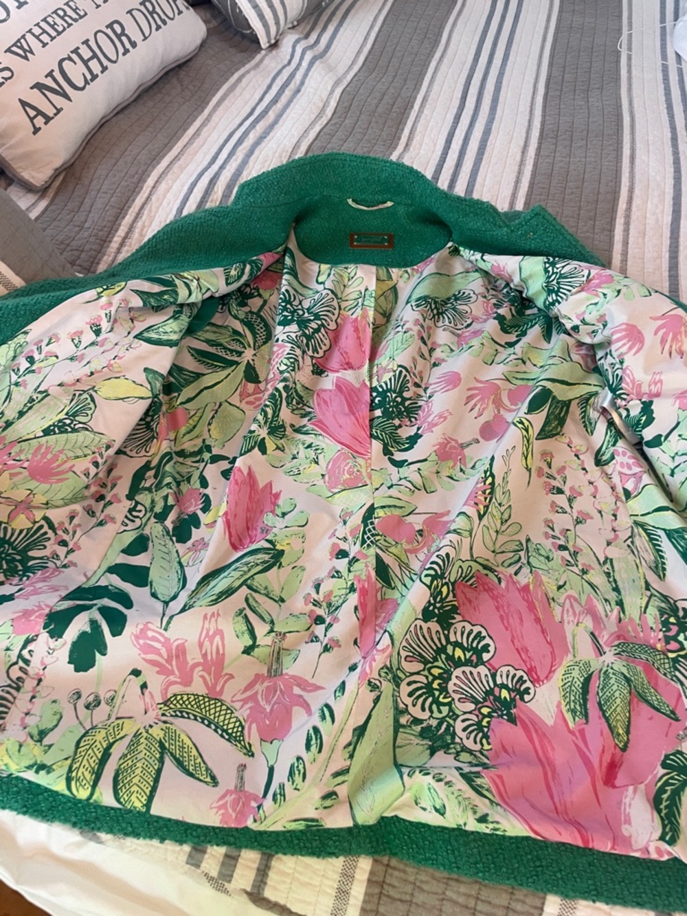 Women’s Green Bouclé Coat with Floral Lining - Picture 3 of 12